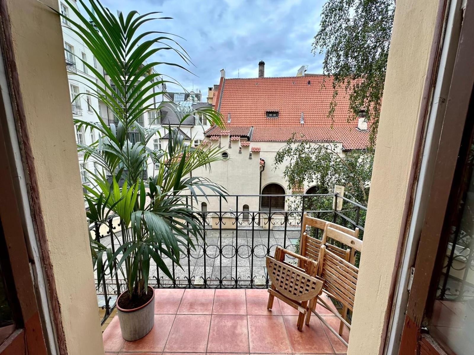 Apartment Siroka 14 Prague Exterior photo